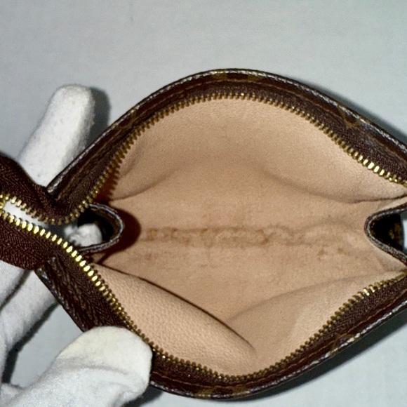 Louis Vuitton Monogram Cosmetics Pouch - Picture 8 of 10
